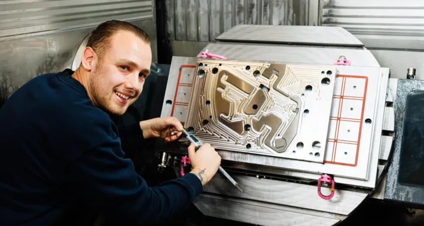  Dylan Vandervorst - VDL Gereedschapmakerij Dylan Vandervorst - VDL Gereedschapmakerij