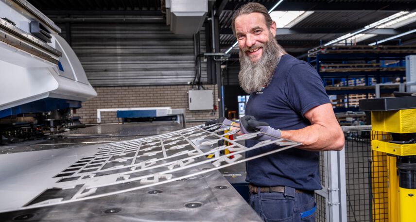 De kracht van VDL: samen de toekomst maken. Dáárvoor ga je de techniek in.